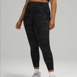 BNWOT!! Lululemon Fast and Free Tight 25" *Non-Reflective